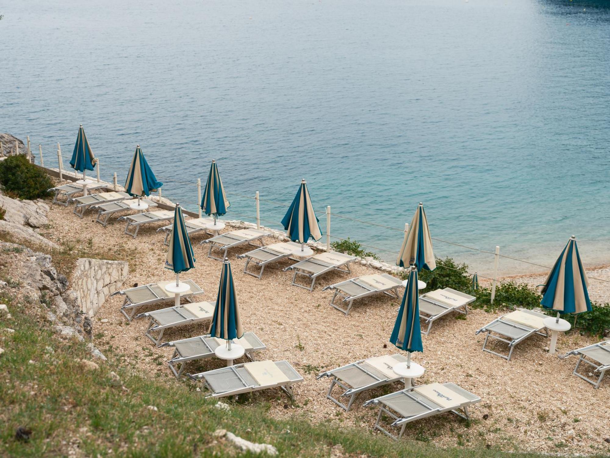 La Finestra Sul Mare - Antonella Apartment Вьесте Экстерьер фото
